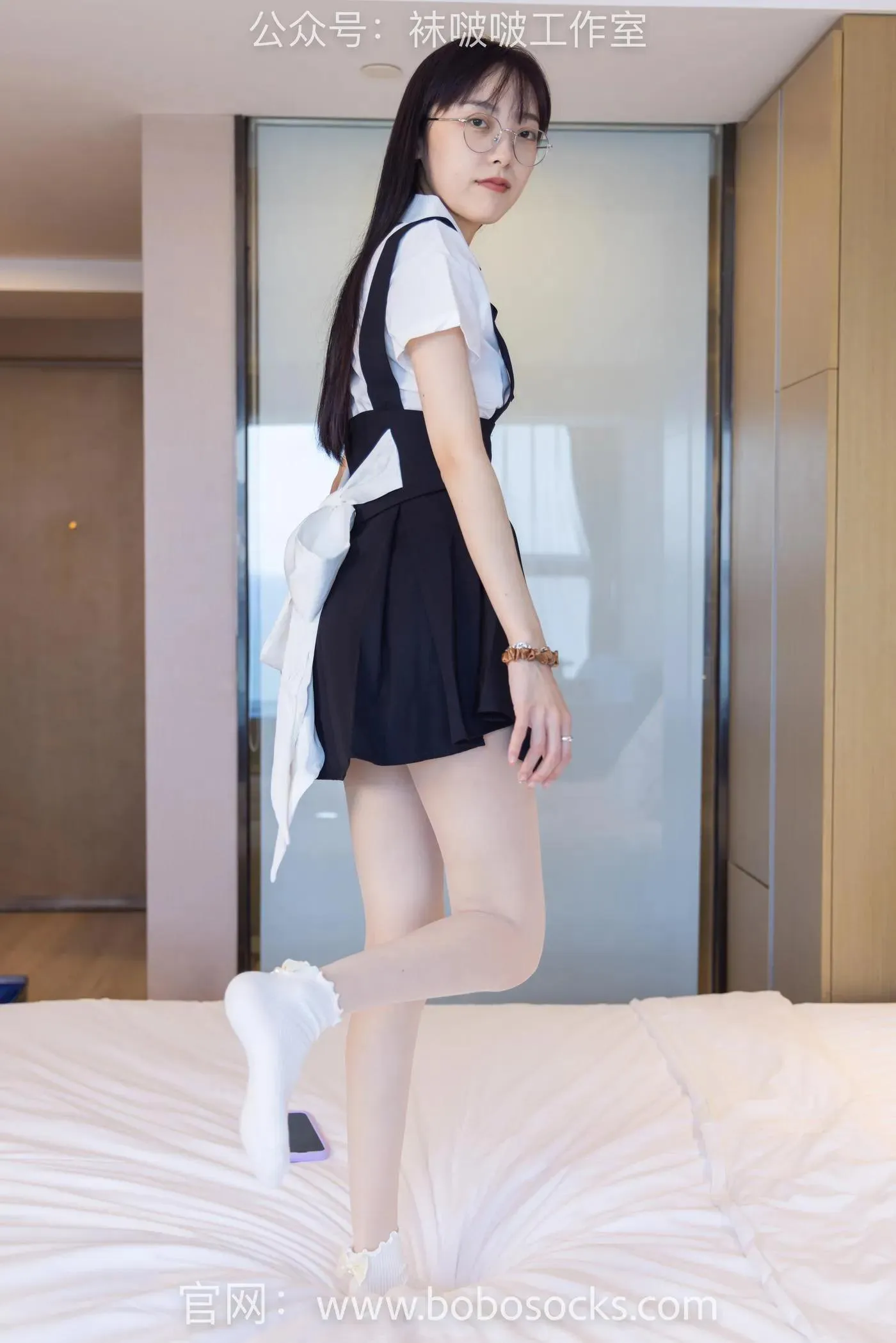 [BoBoSocks袜啵啵]NO.121 稚予-高跟鞋、白棉袜、肉丝 [138P]插图4